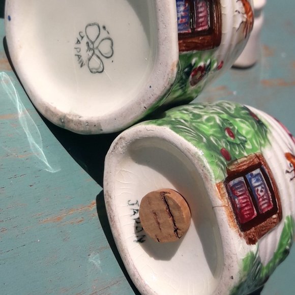 Salt and Pepper Shakers Honey Bee Hive Vintage Porcelain Set Tray Bowl Japan Set - Picture 5 of 14